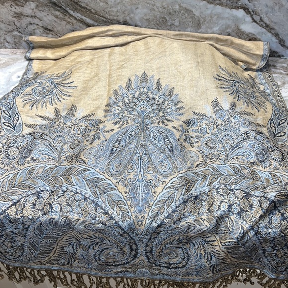 (9) Pashmina Reversible Scarf/Wrap - Picture 11 of 16